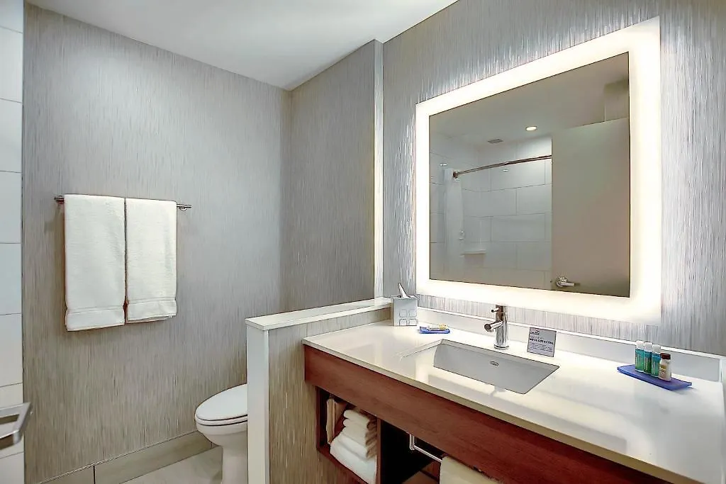Holiday Inn Express & Suites - Calgary Airport Trail Ne By Ihg Hotel