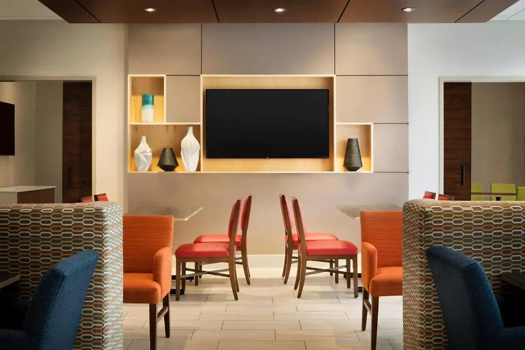 Holiday Inn Express & Suites - Calgary Airport Trail Ne By Ihg Kanada