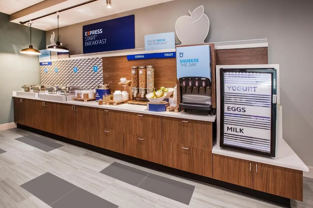 Holiday Inn Express & Suites - Calgary Airport Trail Ne By Ihg Hotel