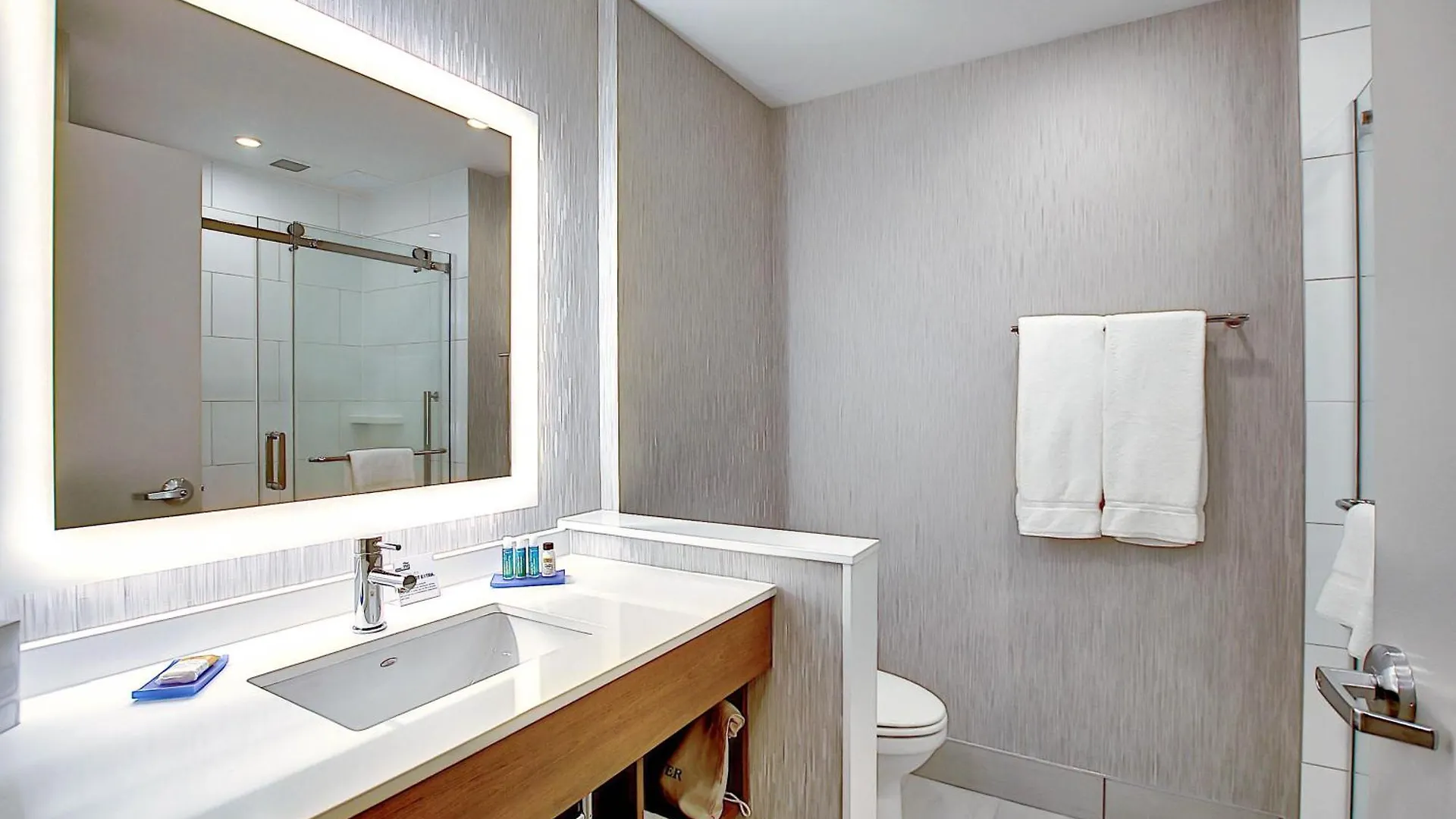 *** Hotel Holiday Inn Express & Suites - Calgary Airport Trail Ne By Ihg Canada