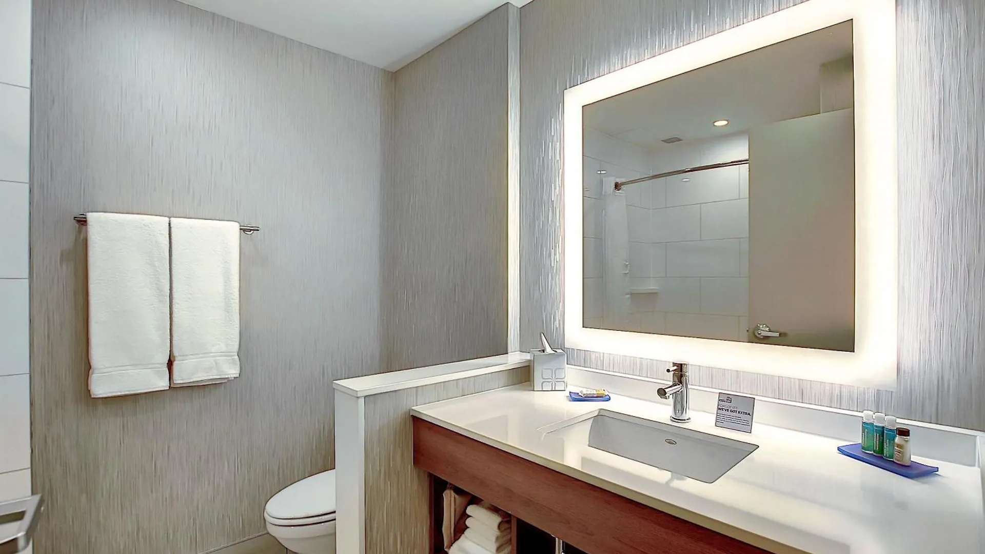 Holiday Inn Express & Suites - Calgary Airport Trail Ne By Ihg Hotel