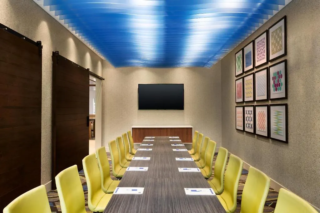 Holiday Inn Express & Suites - Calgary Airport Trail Ne By Ihg
