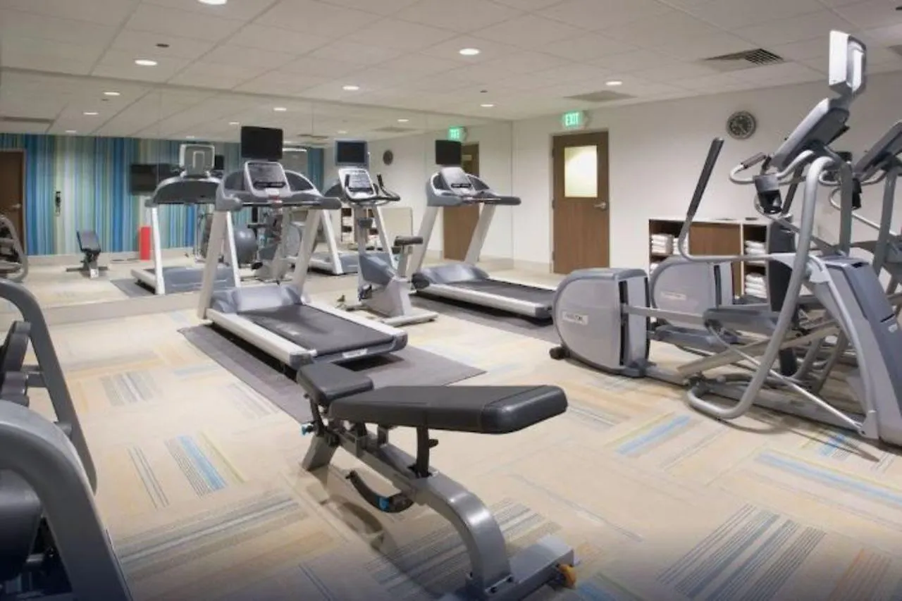 Holiday Inn Express & Suites - Calgary Airport Trail Ne By Ihg Hotel
