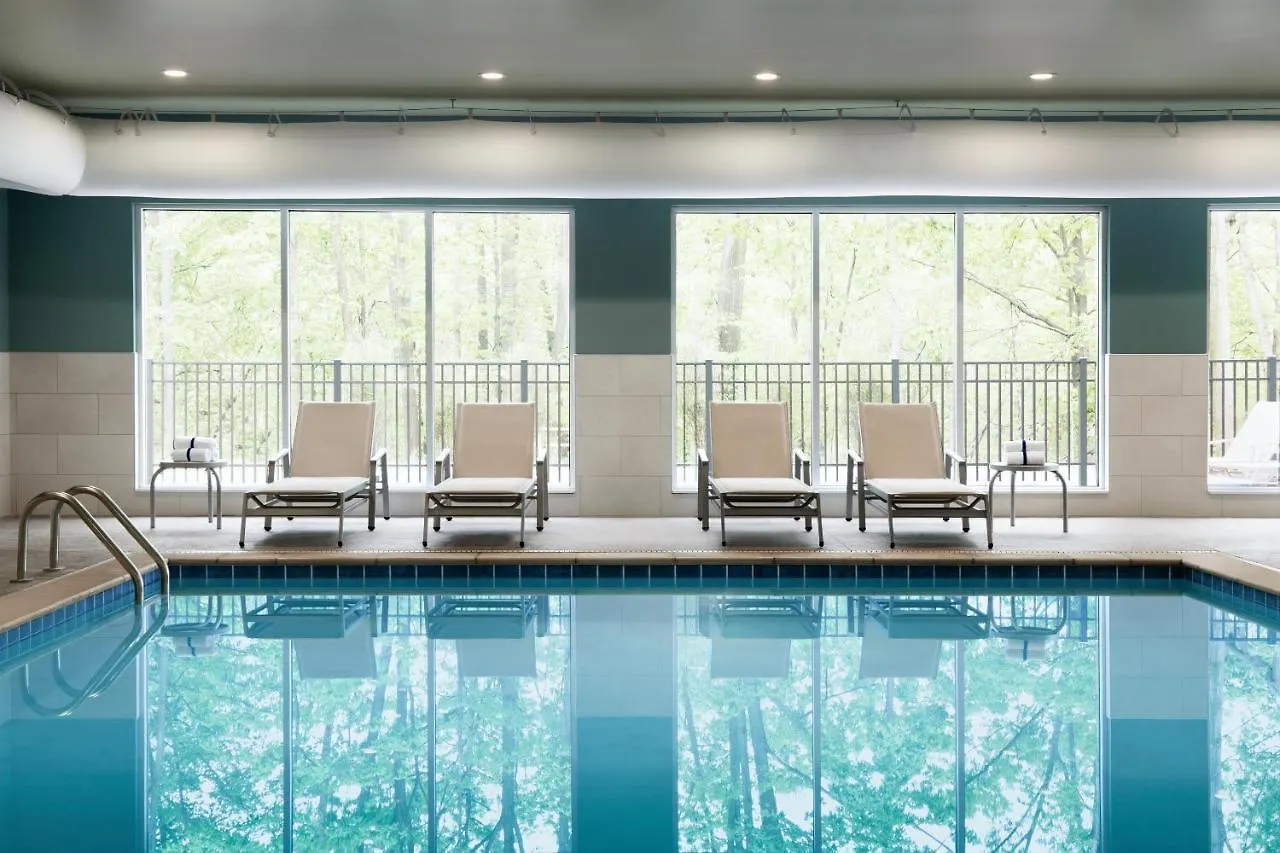 Holiday Inn Express & Suites - Calgary Airport Trail Ne By Ihg 3*,